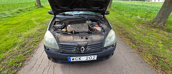 Renault Clio 18 of 19