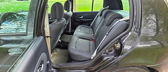 Renault Clio 12 of 19