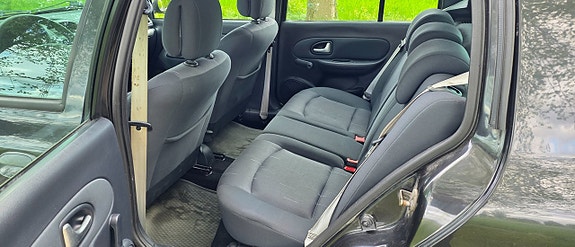 Renault Clio 13 of 19