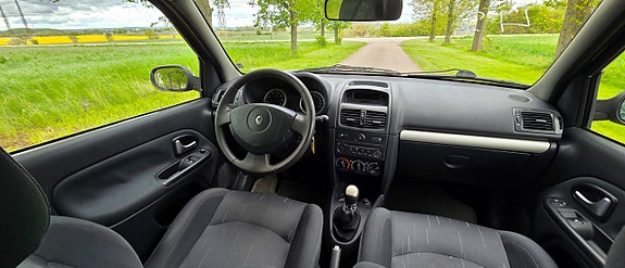 Renault Clio 9 of 19