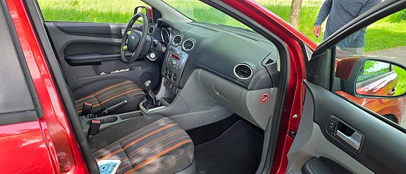 Ford Focus 14 of 19