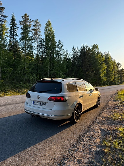 Volkswagen Passat 2 of 3