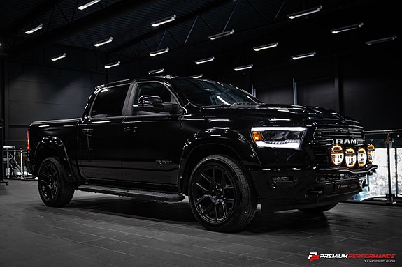 Dodge RAM 1500 2 of 5