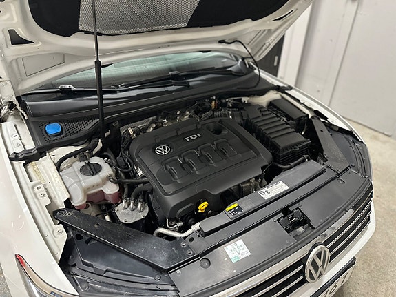 Volkswagen Passat 20 of 22