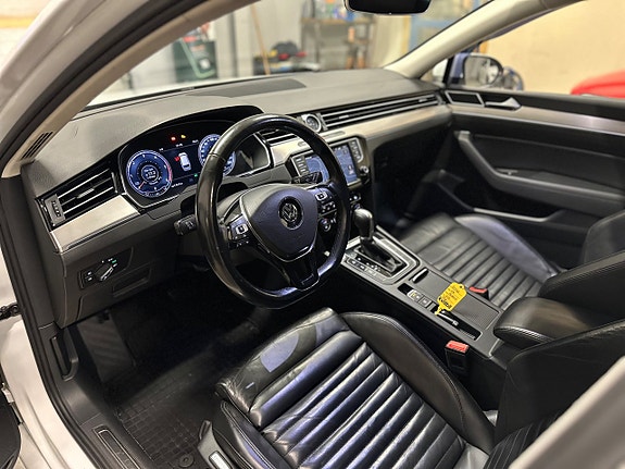 Volkswagen Passat 8 of 22