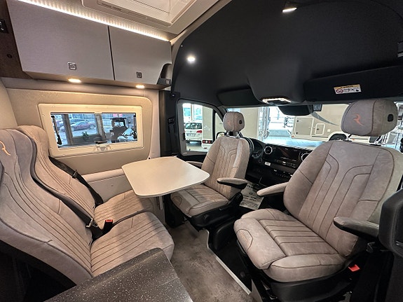 Robeta Adonis Mercedes 4x4 190HK AUT (Dubbelbädd & popup tak) Inverter Adapt farthållare, Litiumbatteri, Solcell, kvarnt 2 of 21