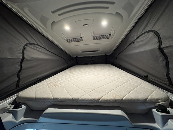 Robeta Adonis Mercedes 4x4 190HK AUT (Dubbelbädd & popup tak) Inverter Adapt farthållare, Litiumbatteri, Solcell, kvarnt 16 of 21