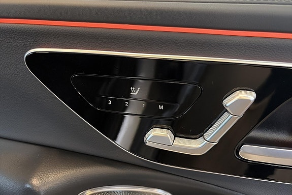 Mercedes-Benz E220 21 of 26