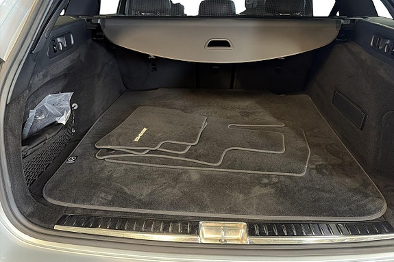 Mercedes-Benz E220 25 of 26