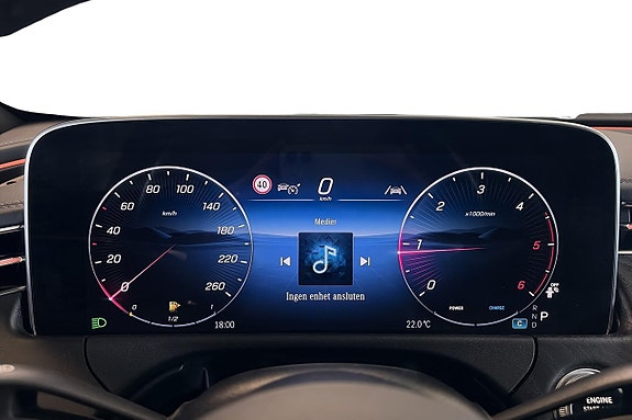 Mercedes-Benz E220 10 of 26