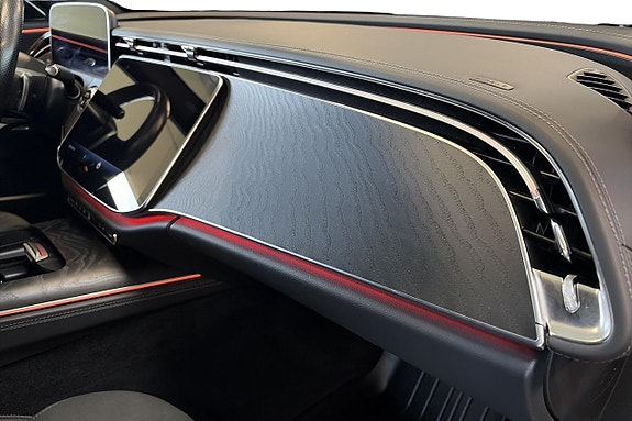Mercedes-Benz E220 23 of 26