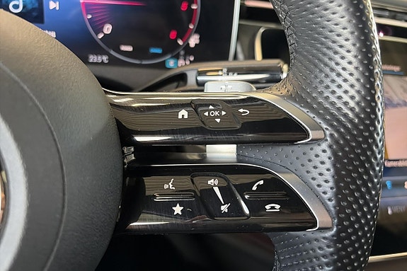 Mercedes-Benz E220 9 of 26