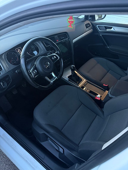Volkswagen Golf VII 5 of 7
