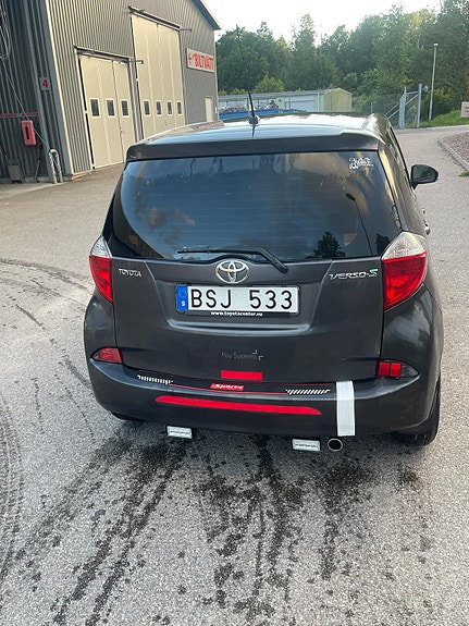 Toyota Verso-S 5 of 5