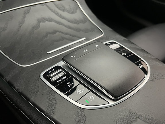 Mercedes-Benz E200 29 of 30