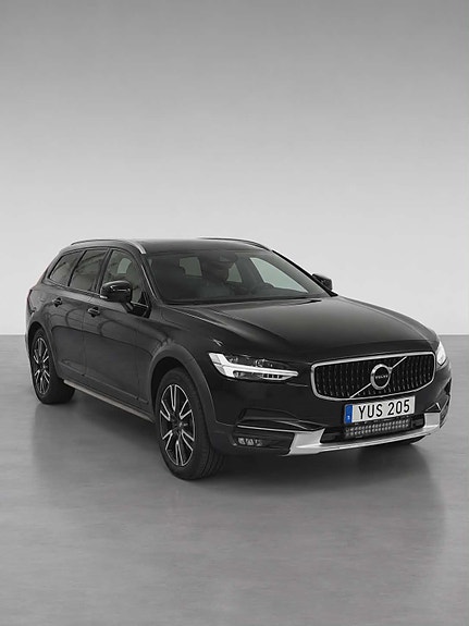 Volvo V90 Cross Country 2 of 5