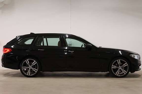 BMW 520d 4 of 5