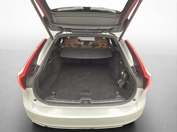 Volvo V90 10 of 30