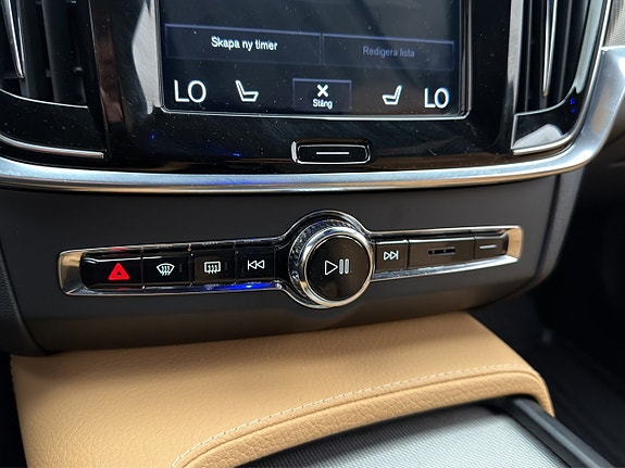 Volvo V90 26 of 30