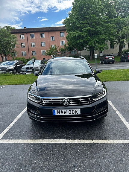 Volkswagen Passat 2 of 5
