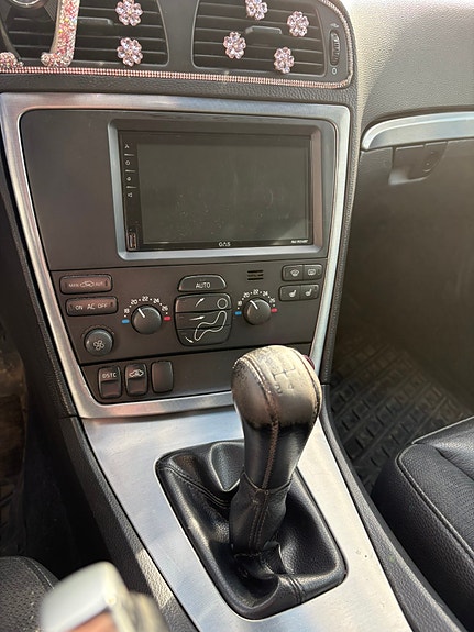 Volvo S60 2 of 5