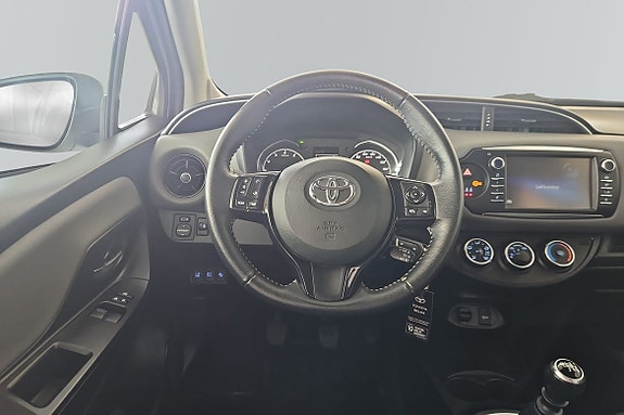 Toyota Yaris 18 of 29