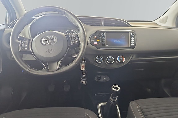 Toyota Yaris 16 of 29