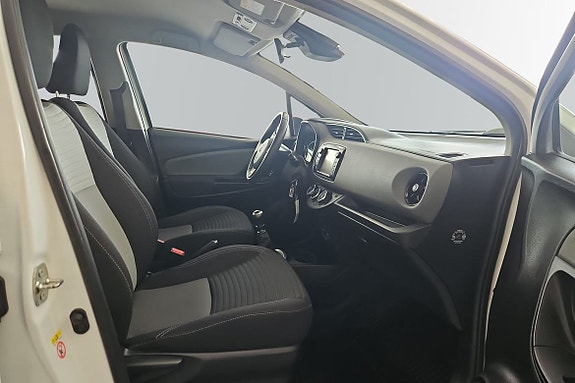 Toyota Yaris 11 of 29