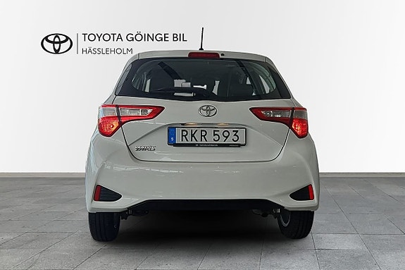 Toyota Yaris 7 of 29
