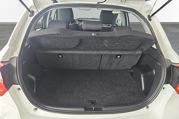 Toyota Yaris 19 of 29