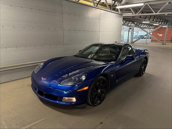 Chevrolet Corvette 3 of 5