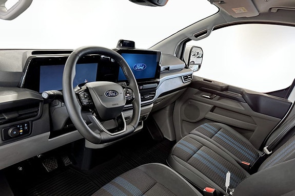Ford Transit Custom 8 of 14