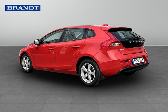 Volvo V40 2 of 5