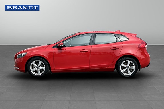 Volvo V40 3 of 5