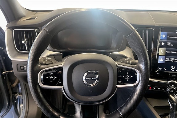 Volvo XC60 8 of 11