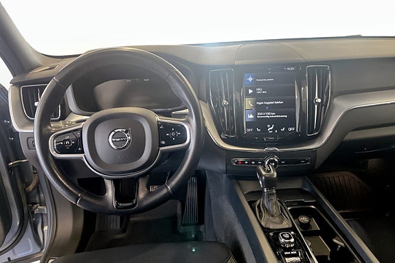 Volvo XC60 5 of 11