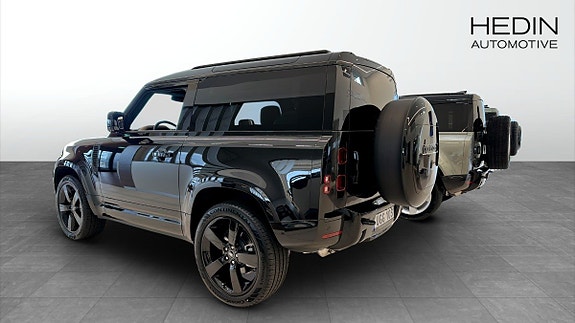 Land Rover Defender 90 2 of 5