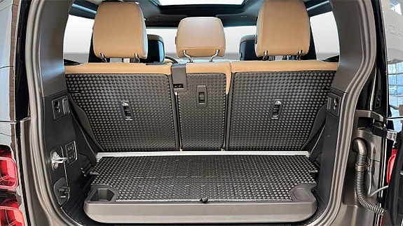 Land Rover Defender 90 10 of 12