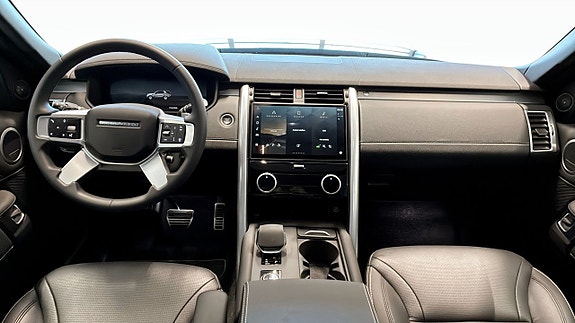 Land Rover Discovery 4 of 5