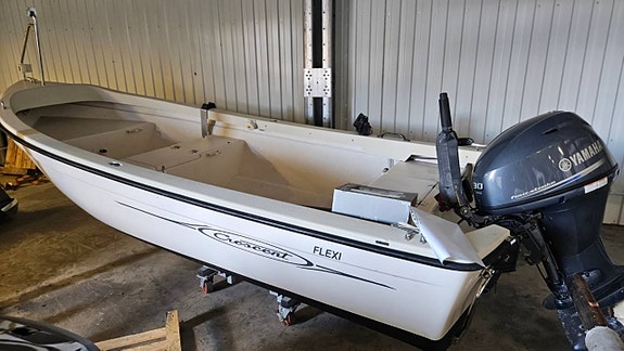Crescent Flexi med Yamaha 30hk 4-takt 2019 2 of 5