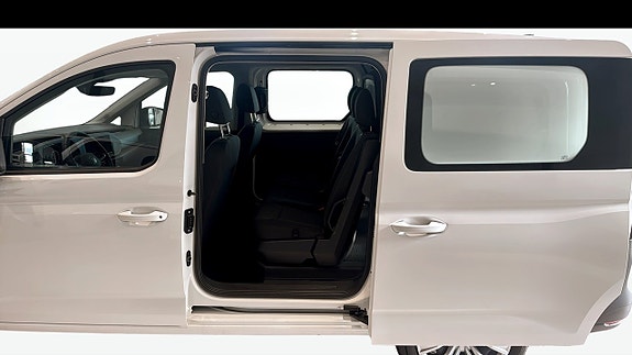 Volkswagen Caddy Maxi 12 of 15