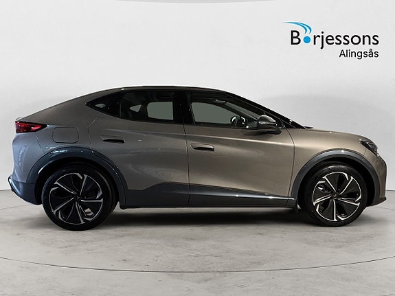 Cupra Tavascan 2 of 12
