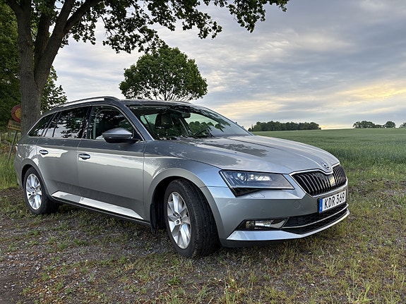 Skoda Superb 2 of 5