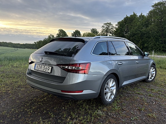 Skoda Superb 4 of 5