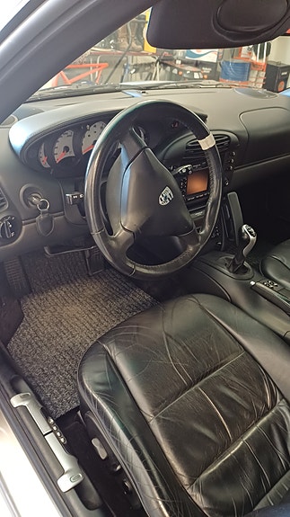 Porsche 911 Carrera 4 5 of 5