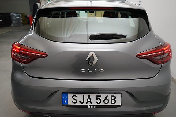 Renault Clio 10 of 13