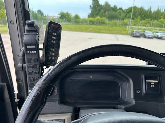 MAN TGX 26.510 6x4-4 Individual 7 of 9