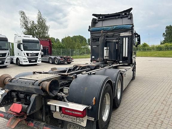 MAN TGX 26.510 6x4-4 Individual 2 of 9