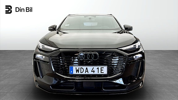 Audi Q6 e-tron 4 of 5