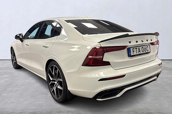 Volvo S60 4 of 5